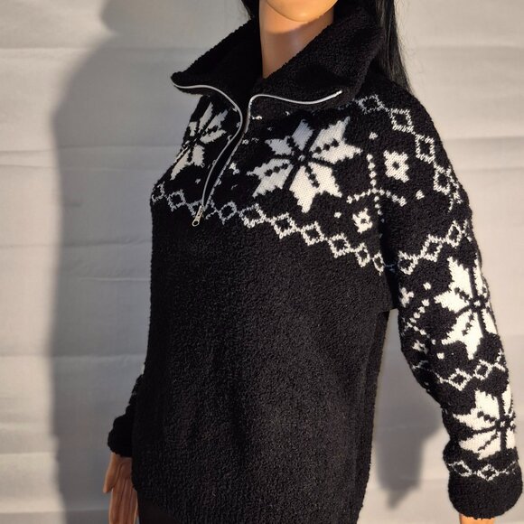 TIME AND TRU stylish sweater, black and white snowflake design in size Large - Picture 13 of 16